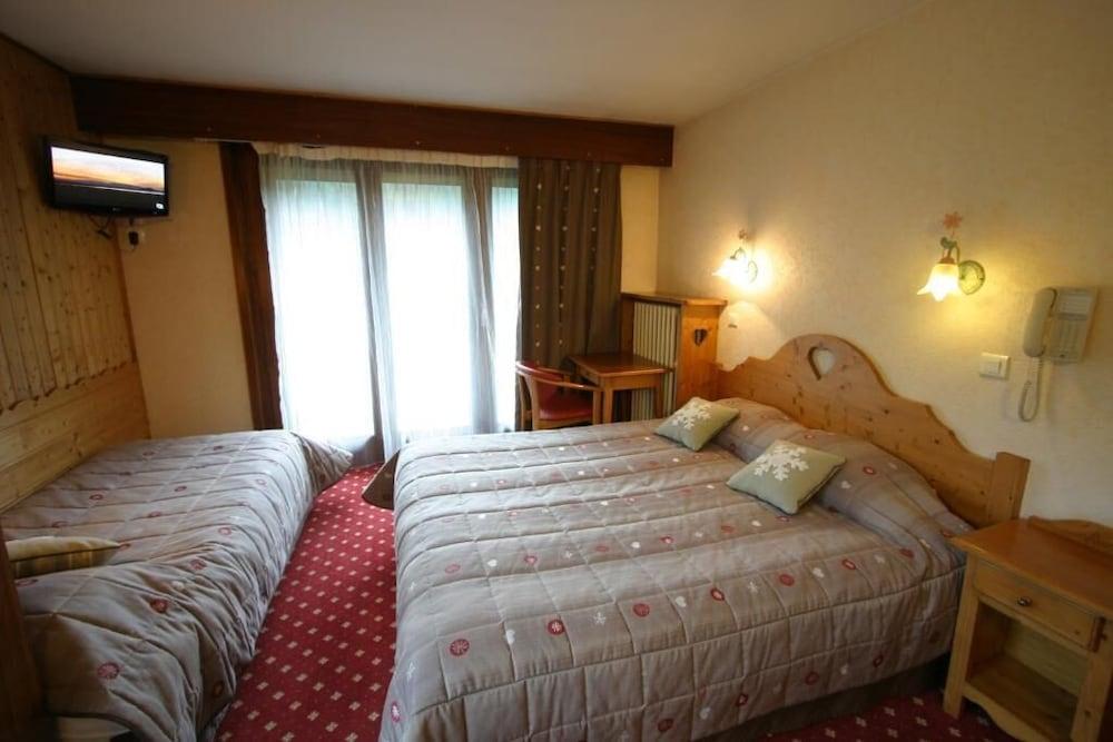 Chris-Tal Hotel Les Houches Exterior photo