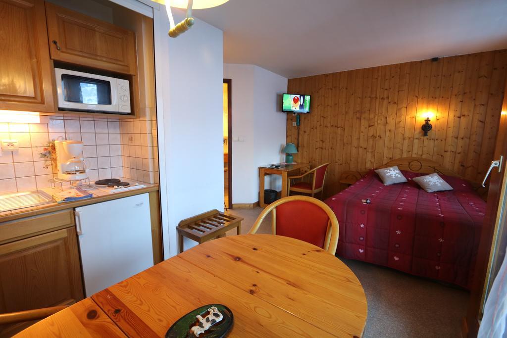 Chris-Tal Hotel Les Houches Exterior photo